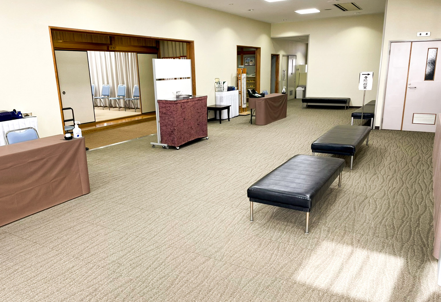 多田会館ホールで葬儀・葬式が税込9.9万円からできる家族葬のカナクラ 式場ギャラリー